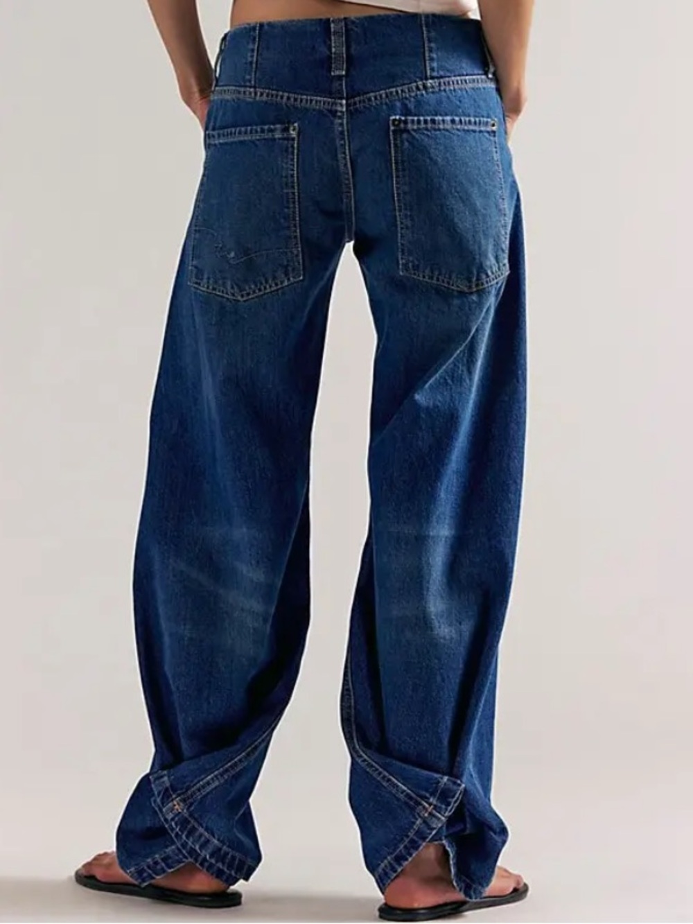 Free People We The Free Mia Flare Jeans Size 27 NWT Dark Wash Blue Denim - Picture 3 of 14
